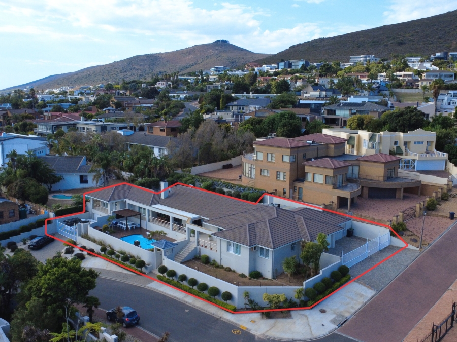 5 Bedroom Property for Sale in Plattekloof 2 Western Cape